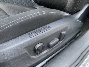 Škoda Superb 2.0 TDi 140 kW DSG 4x4 MR2017 DPH - 8