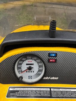 Sněžný skútr Ski-Doo Alpine III - 8