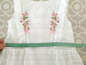 1x oblečená bílá krajková vyšívaná halenka Mayoral 134 - 8