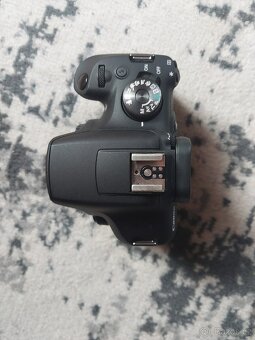 Canon EOS 2000D Travel Kit + Teleobjektiv - 8