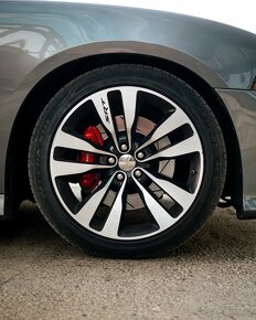 Dodge Charger 6,4 V8 HEMI SRT8 - 8