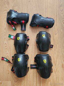 Koloběžka Ferrari + příslušníci - 8