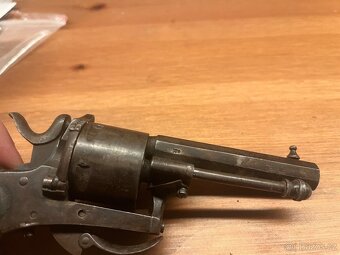Historický revolver 320 - 8