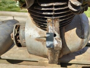 Motor Jawa 250 Pérák Zbrojovka - 8