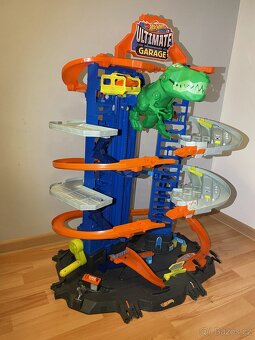 Hot Wheels City garáž s T-Rexem - 8