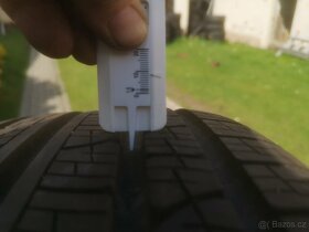 Range Rover Sport celoroční 235/65/19. - 8