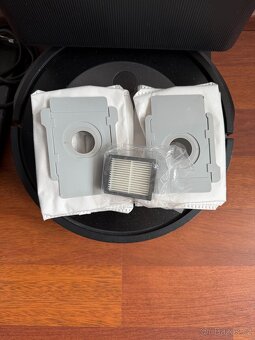 iRobot Roomba j7+. TOP STAV - 8