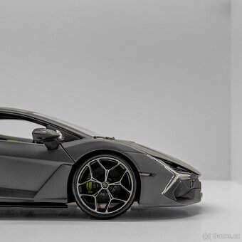 Lamborghini Revuelto Maisto 1:18 - 8