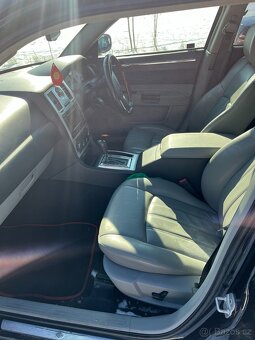 // CHRYSLER 300C SEDAN 3.0 CRD 2007 // DÍLY - 8