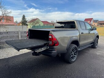TOYOTA HILUX INVICIBLE 2,8, CZ, ZARUKA,DPH - 8