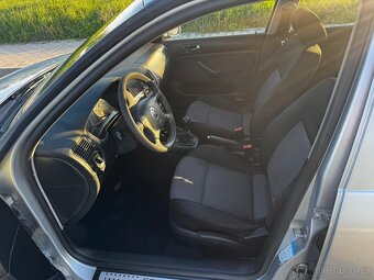 Volkswagen Passat 1.9TDI 74Kw Special - Tažný - 8