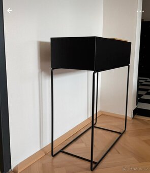 Ferm Living Stojan na květiny Plant Box Black - 8
