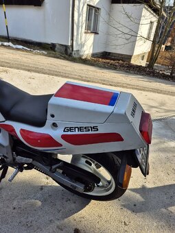 Yamaha FZR 600 - 8
