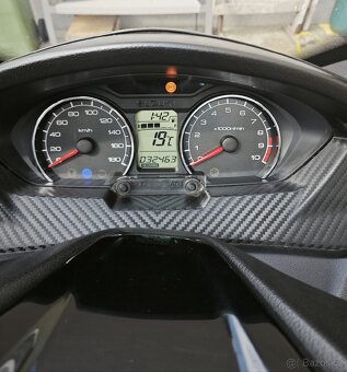 Suzuki Burgman 400 - 8