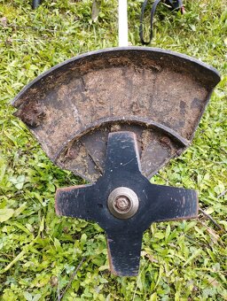 krovinorez dvoutakt Hurricane HBI 80 - 8