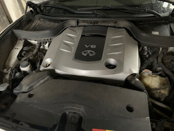 Infiniti FX30d - 8