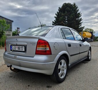 Opel Astra Hatchback 1.4 16V - 8