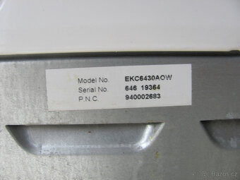 SKLOKERAMICKÝ SPORÁK ELECTROLUX - 60cm - GRIL - 8