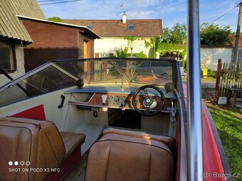 MOTOROVÁ LOĎ S VOZÍKEM - 8