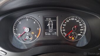 Volkswagen Jetta 2.0 TDI - 8