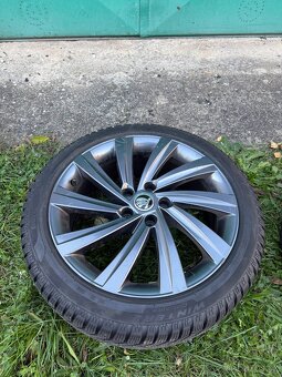 Komplet zimní sada 18” Perseus - 5x112 , Octavia - 8