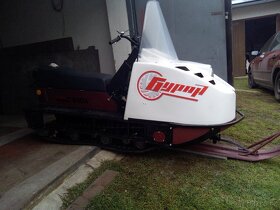 Sněžný skútr Buran A - 8