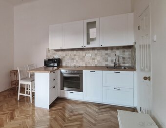 Pronájem zrekonstruovaného bytu 2kk, 40 m2, Štěpánská, P1 - 8