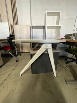 Kancelářský stůl Techo - 8