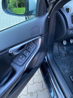 VOLVO V40 - 8