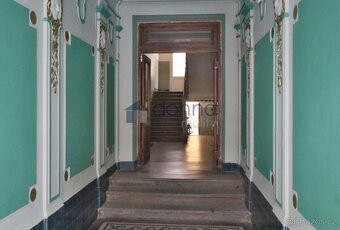 Pronájem bytu 2+kk, 42m2, 3. patro bez výtahu, ul. Plaská, P - 8