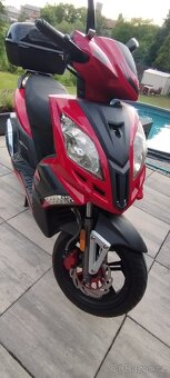 Skútr 125 - 8