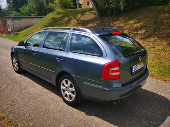 ŠKODA OCTAVIA COMBI 2,0 TDI Elegance - 8
