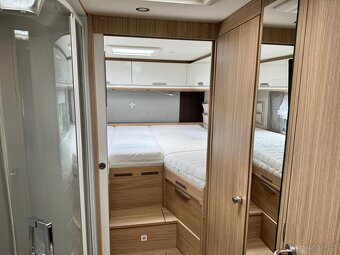 Niesmann + Bischoff 2021 obytný vůz - 8