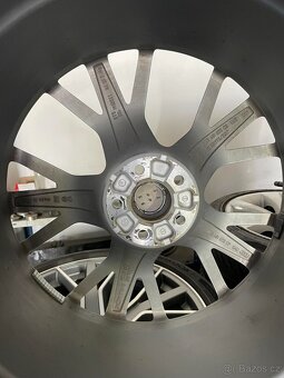 Originál alu kola AUDI SPORT SQ7 R22 - 8