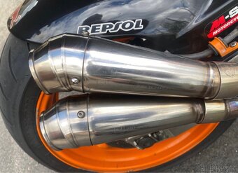 Honda CBR 929rr - 8