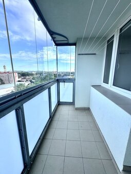 Pronájem bytu 3+1, po částečné rekonstrukci, se zasklenou lo - 8