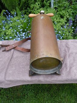 MOSAZNÝ ZAHRADNÍ POSTŘIKOVAČ - 8