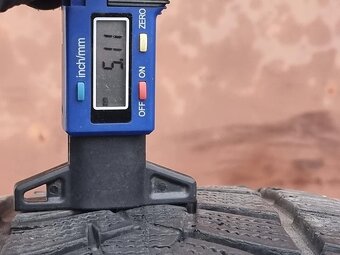 Zimní Goodyear Ultra G 225 65 17 - 8
