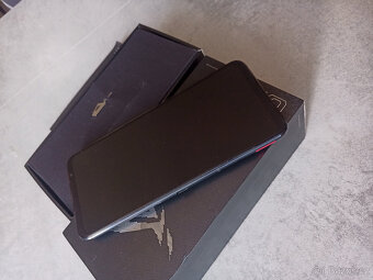 ASUS ROG 6 - 8