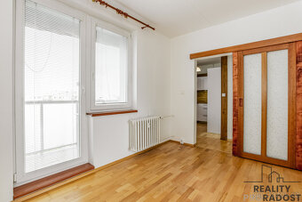 Světlý prostorný byt 3+1 s jídelnou a dvěma balkony v posled - 8