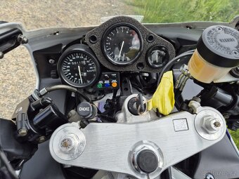 Honda CBR 900 SC28 - 8
