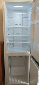 Prodám kombinovanou lednici Hisense s prodlouženou zárukou - 8
