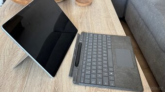 Microsoft surface pro 9 - 8