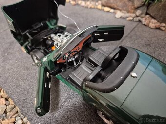 Prodam model 1:18 Triumph spitfire MK4 - 8