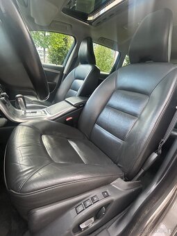 VOLVO V70 2.0D4 120KW 5VÁLCE SUMMUM AUT-KUŽE-Bi XENON-ACC - 8