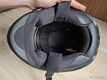 Přilba HJC i70 – super stav, lesklá bílá, vel. M - 8