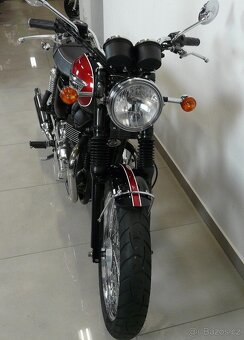Triumph Bonneville T 100 - 8