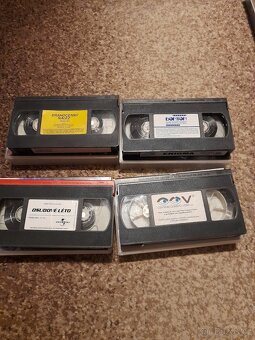 Prodám VHS kazety 16ks - 8