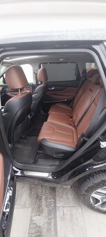 Hyundai Santa Fe 1.6 T-GDI HEV Style 4x4 – stylově, s grácií - 8