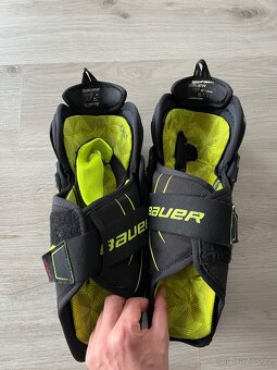 Prodám hokejovou výstroj Bauer - 8